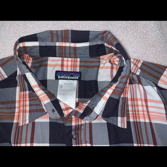 Patagonia Men’s Organic Cotton Plaid Button Up - Picture 3 of 8